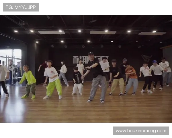 西安街舞队荣登全国街舞战术排行榜第二名引发热议 西安街舞队荣登全国街舞战术排行榜第二名引发热议