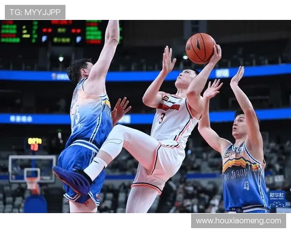 CBA广东队与新疆队激烈对决谁能在这场比赛中胜出
